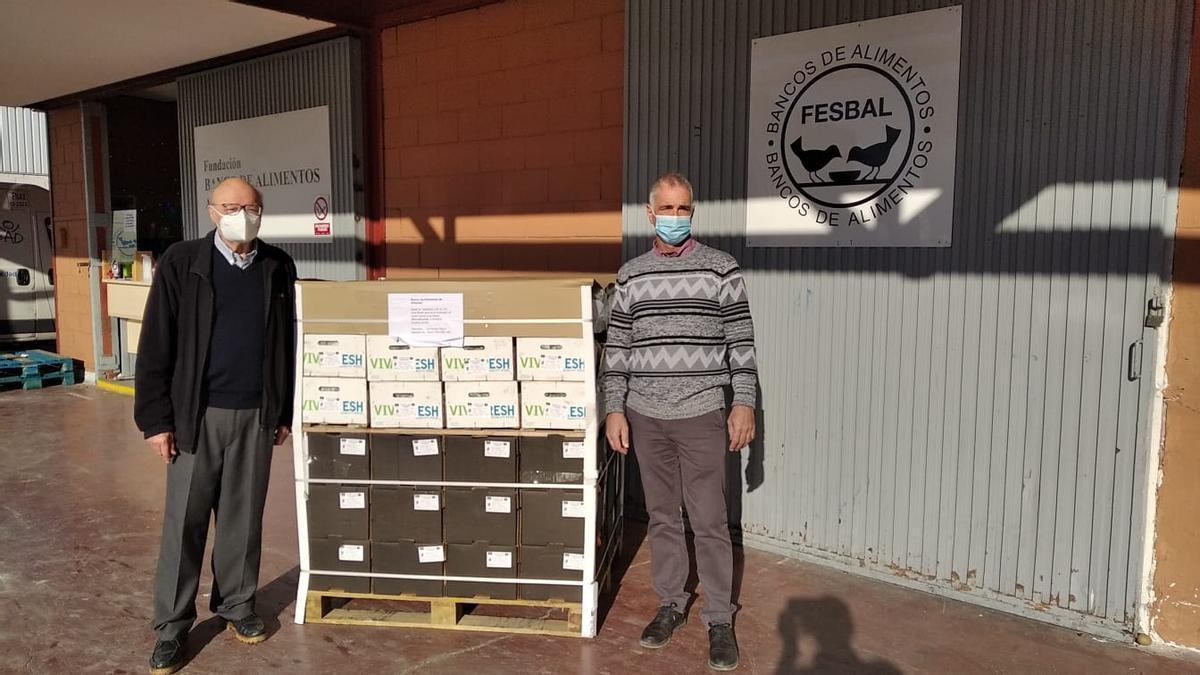 La entrega de los productos ecológicos al Banco de Alimentos de Alicante