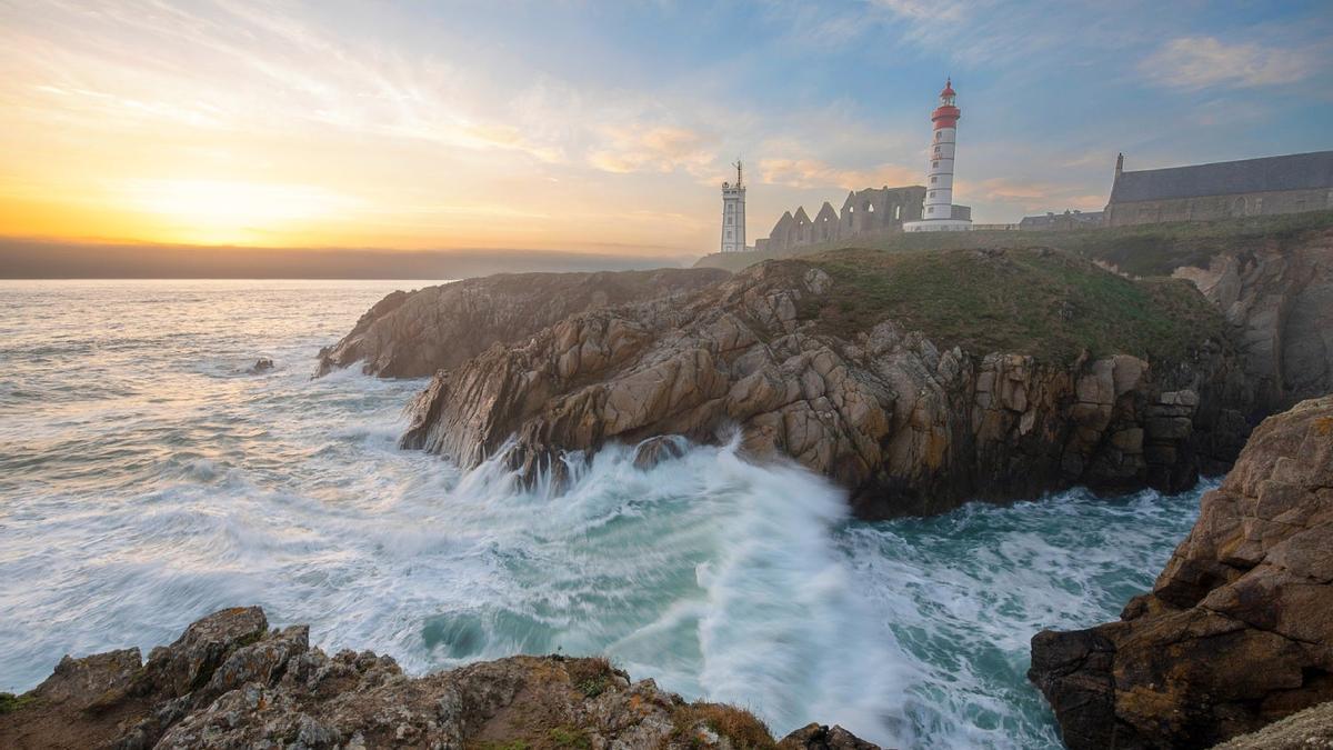 Faro de Saint-Mathieu, mar de Iroise