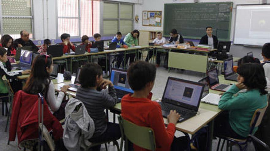 Un grupo de alumnos durante el desarrollo de una clase.