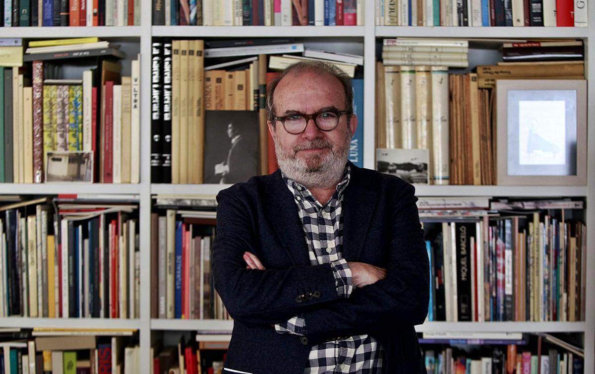 Manuel Borrás es uno de los responsables de Pre-Textos, la editorial valenciana que hasta ahora había publicado a Louise Glück. | EDUARDO RIPOLL