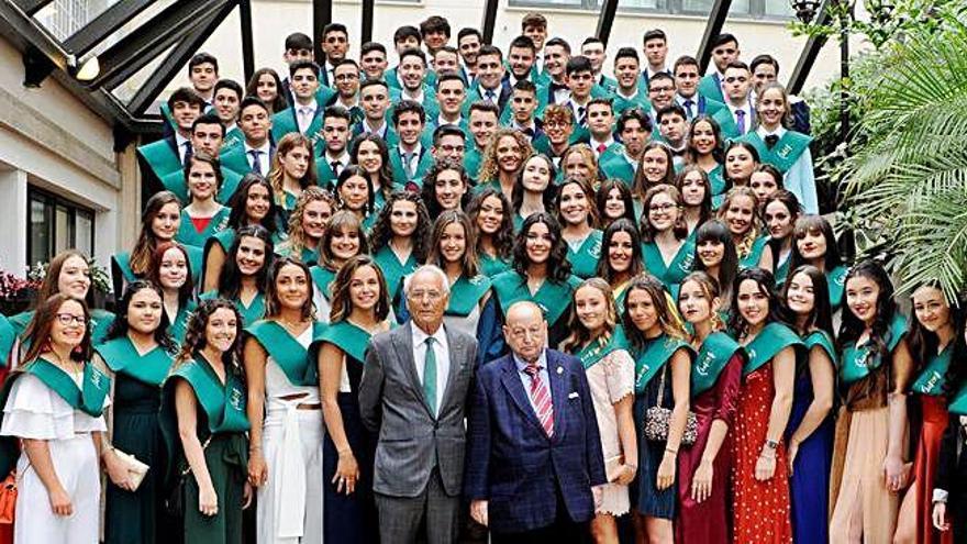 Los alumnos del Liceo La Paz, en su acto de graduación.