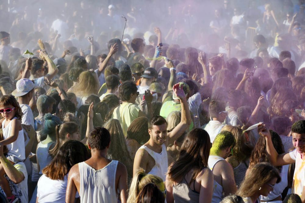 Festa «holi»a la Bisbal d'Empordà