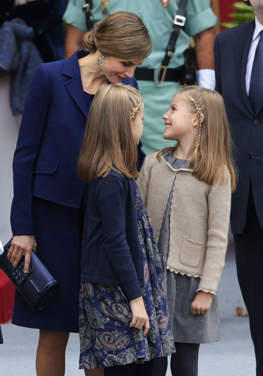 Doña Letizia, Leonor y Sofía durante el día de la Hispanidad