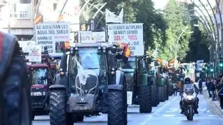 Los agricultores murcianos mantienen las protestas del 21 tras reunirse con Planas