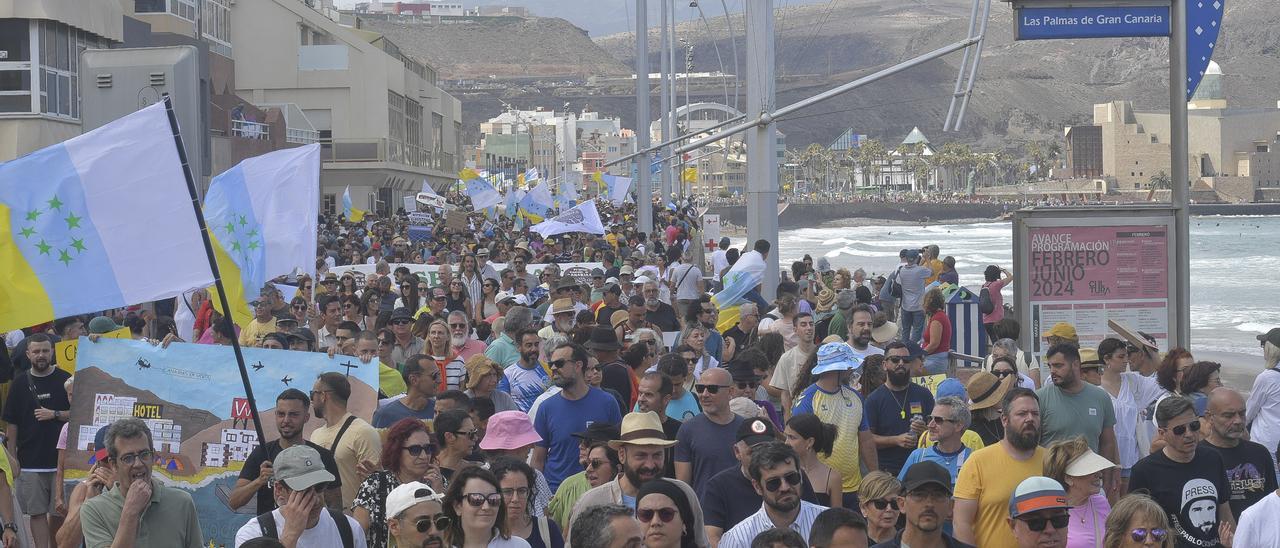 Manifestación 20A 'Canarias tiene un límite' en Las Palmas de Gran Canaria