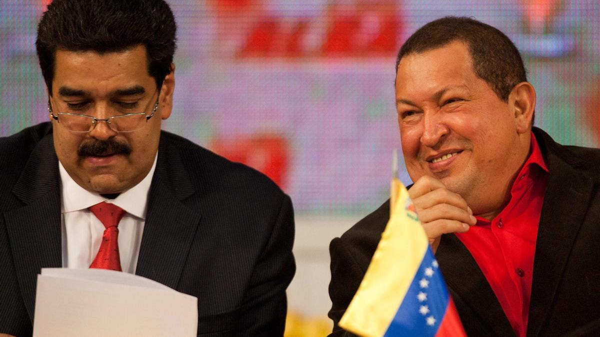 L'expresident veneçolà Hugo Chávez al costat del llavors ministre de Relacions Exteriors, Nicolás Maduro en XI Cimera de caps d'Estat de l'Aliança Bolivariana per als Pobles d'Amèrica (ALBA)
