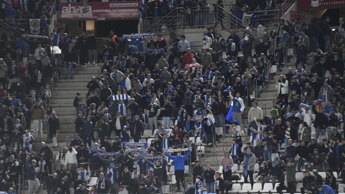 Aficionados del Hércules hace un año en Nueva Condomina