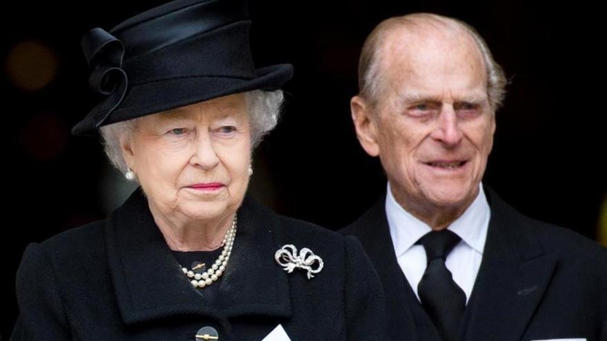 Reunión en Buckingham no concierne a salud de la Reina o su esposo, dice BBC