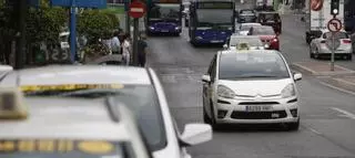 Vecinos critican el bloqueo del "taxi a demanda" en las pedanías