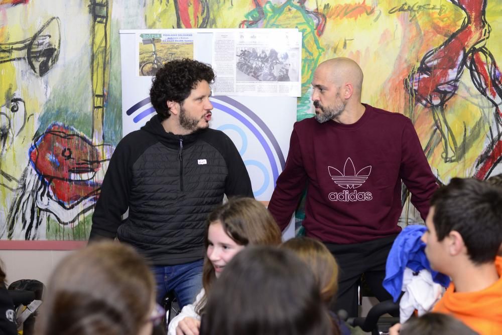 El instituto cambrés David Buján conmemora el día escolar de la no violencia y la paz con una pedalada virtual con la que pretende acompañar en su camino a los refugiados sirios en su búsqueda de un futuro.