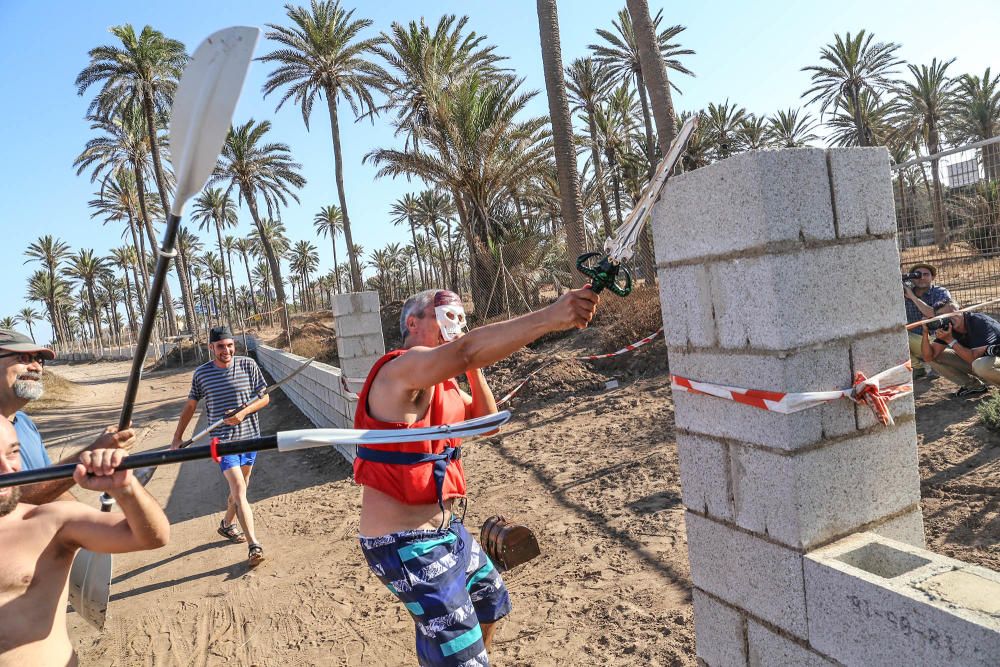 Protesta contra el muro de Ferrís en Torrevieja