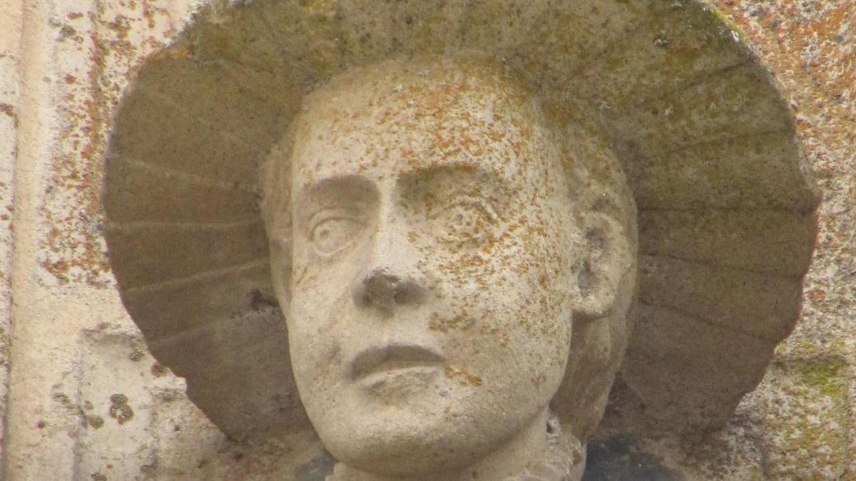 Estatua de Francisca Pizarro.