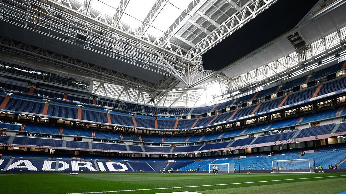 Interior del Santiago Bernabéu, favorito a acoger la final del Mundial 2030.