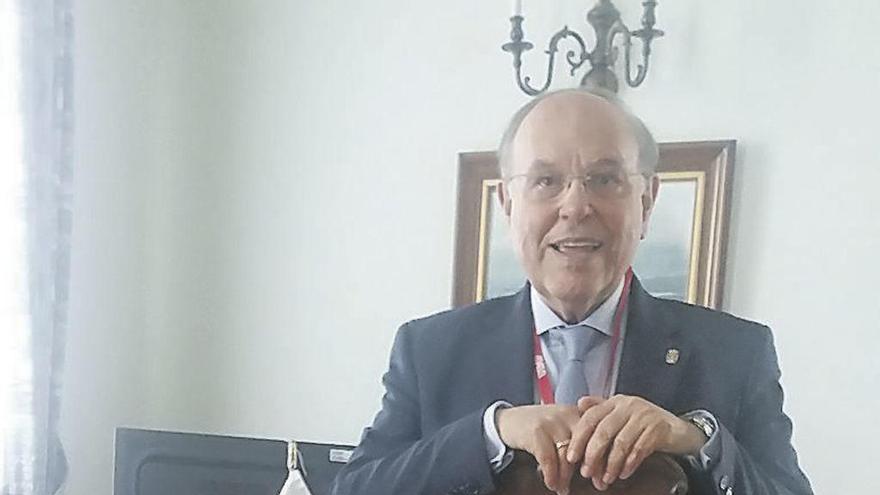César Nombela, ayer, en su despacho del Palacio de La Magdalena.