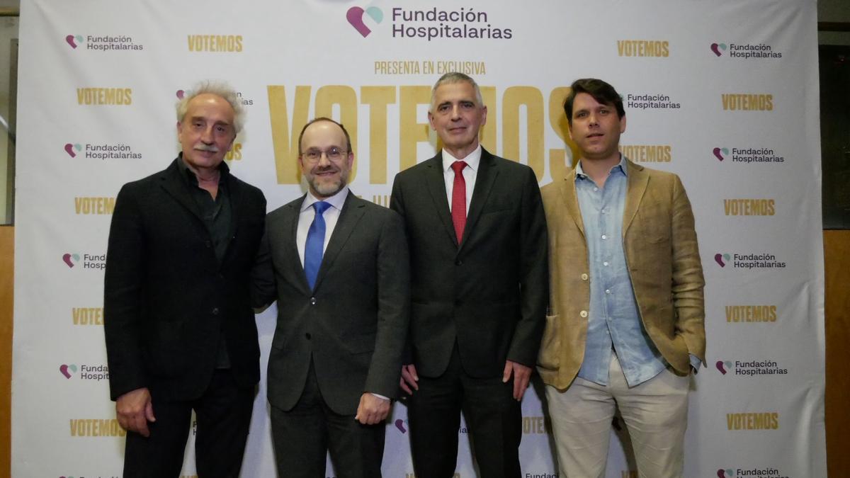 El preestreno de 'Votemos' en Zaragoza ha contado con la presencia de Santiago Requejo y Gonzalo de Castro.