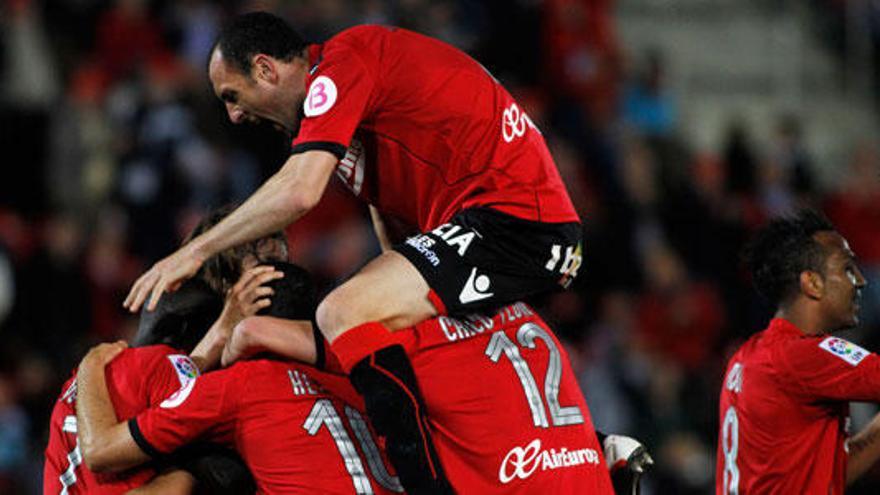 El Mallorca celebra la victoria ante el Rayo.