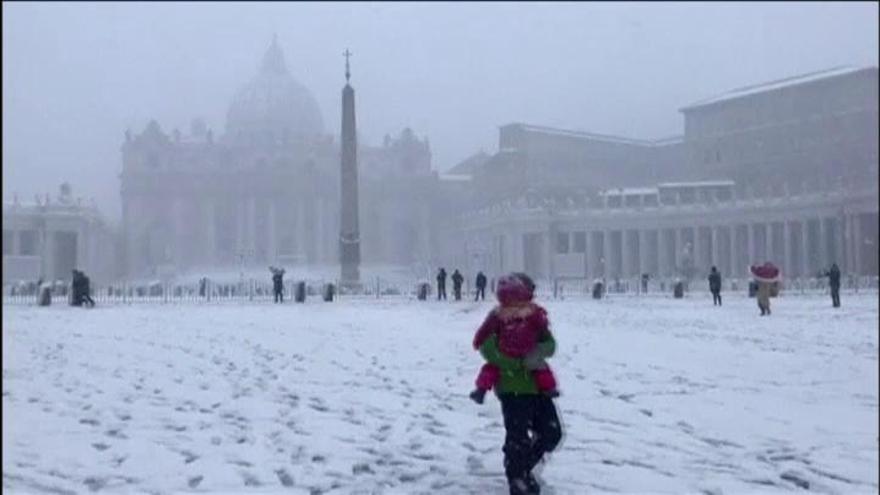 Roma amanece nevada