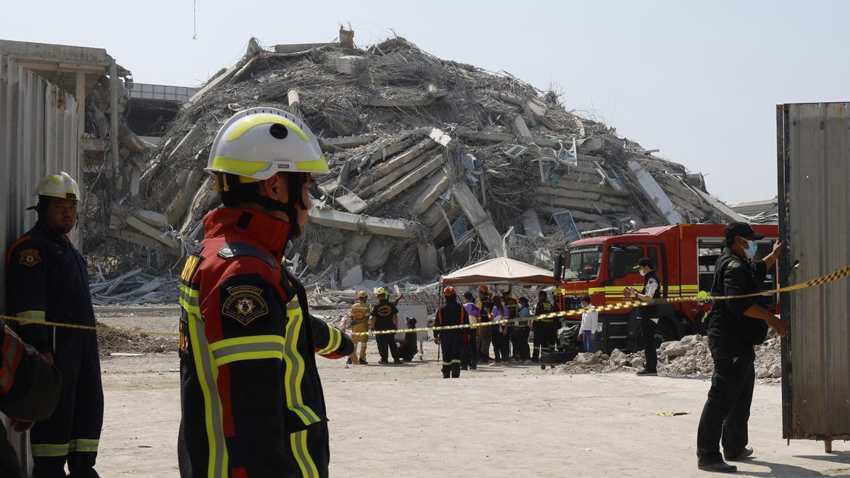 Efectos del terremoto de Birmania en la ciudad de Bangkok.