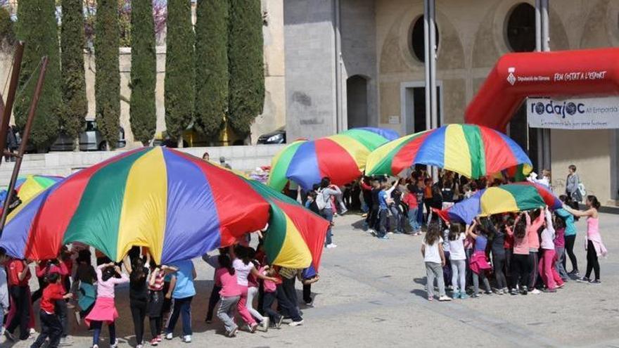 El Rodajoc torna a la presencialitat per fer gaudir els escolars de jocs d’arreu del món