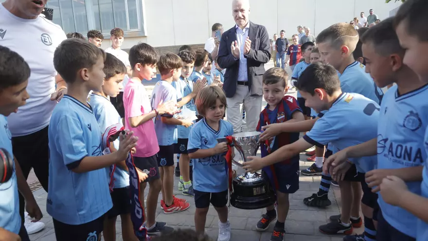 Así ha sido la visita del Levante al campo del Terrer de Paiporta