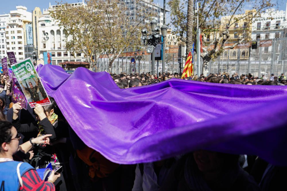 Búscate en la mascletà del 8 de marzo