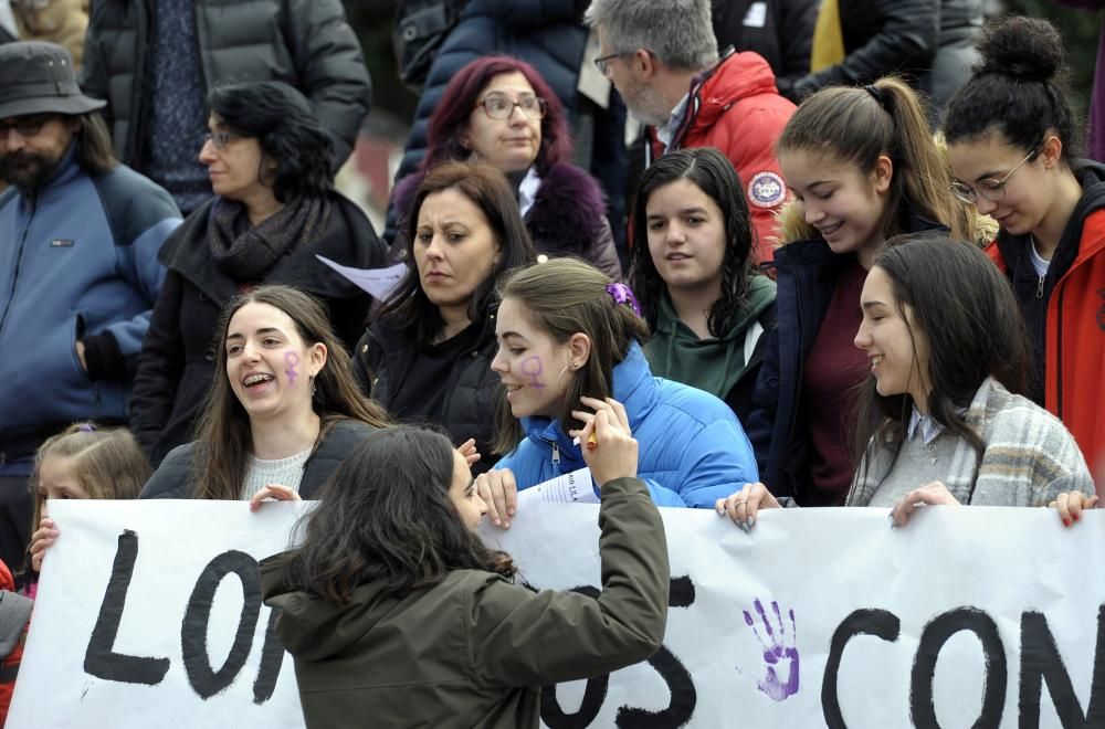 Las imágenes de la jornada de lucha feminista en Lalín