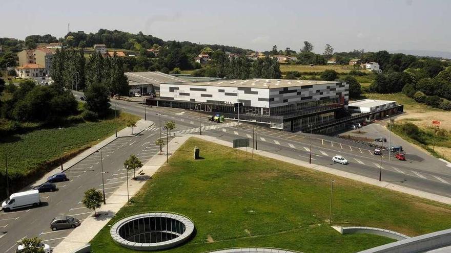 La zona trasera de la feria de ganado y el entorno del Lalín Arena, entre las áreas afectadas. // Bernabé/J.L.