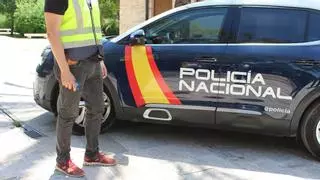 Una mujer denuncia un delito y la policía la cita para multarla