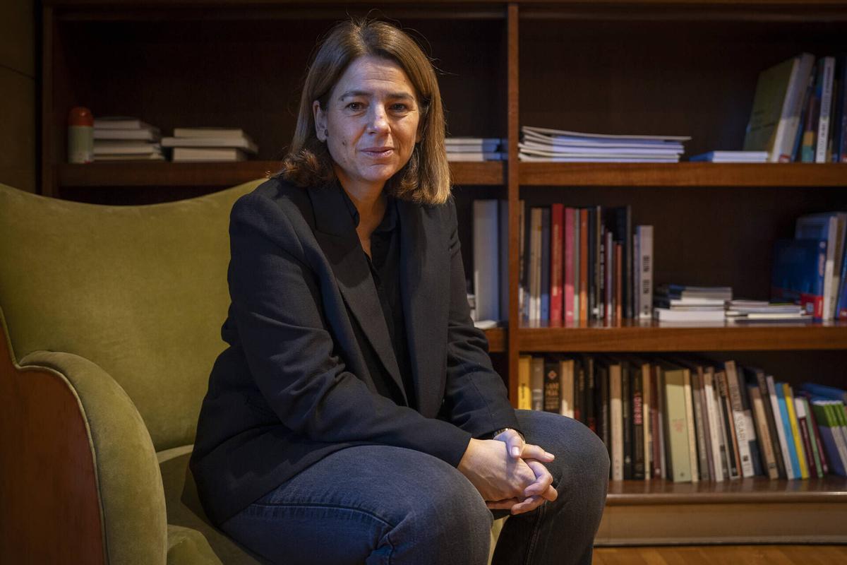 BARCELONA. 7 DE NOVIEMBRE DEL 2025. RETRATOS EN EL PALAU VIRREINA DE LA ENTREVISTA CON ANNA GUITART, COMISARIA DEL PROGRAMA LIERARIO DE BARCELONA EN LA FIL DE GUADALAJARA. FOTOS DE SANDRA ROMAN