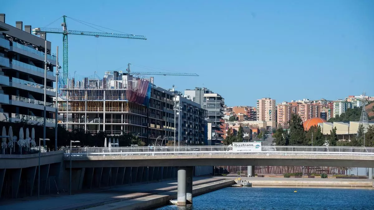 Crece la oferta de vivienda en el barrio del Gorg de Badalona: salen al mercado unos 130 pisos junto al futuro Canal