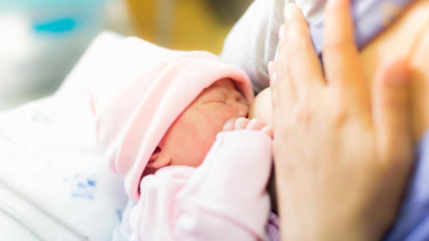 La leche materna, &quot;un escudo&quot; para los bebés frente a la pandemia