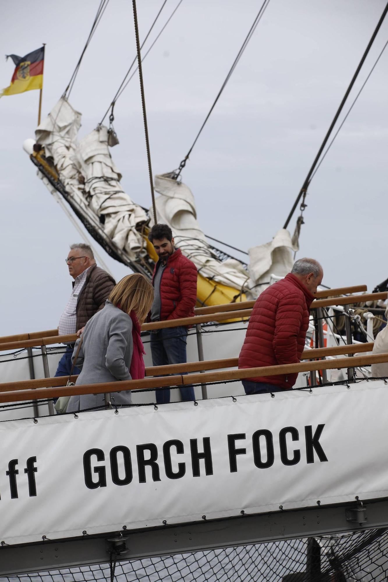 La jornada de puertas abiertas en el buque escuela "Gorch Fock", en imágenes