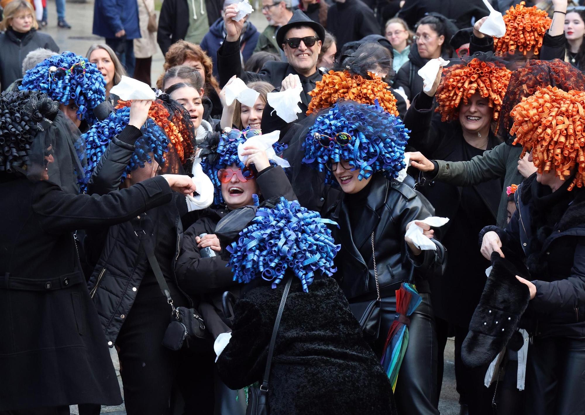 Comitiva fúnebre y premios del desfile finalizan el Carnaval en Vigo