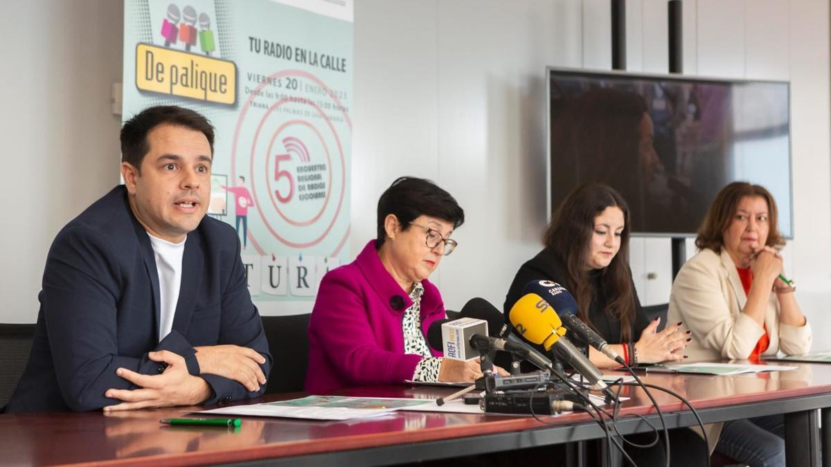 Educación Gran Canaria: Más de 500 jóvenes acudirán a la séptima edición  del encuentro de emisoras de radio 'De Palique'