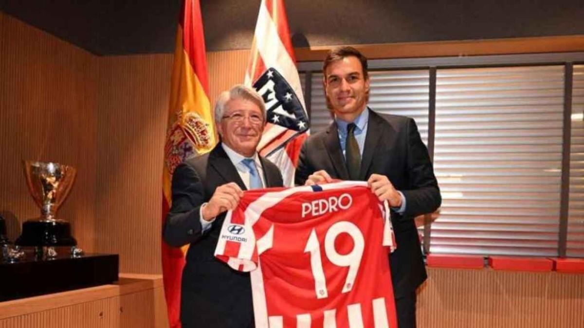 Pedro Sánchez, con Enrique Cerezo