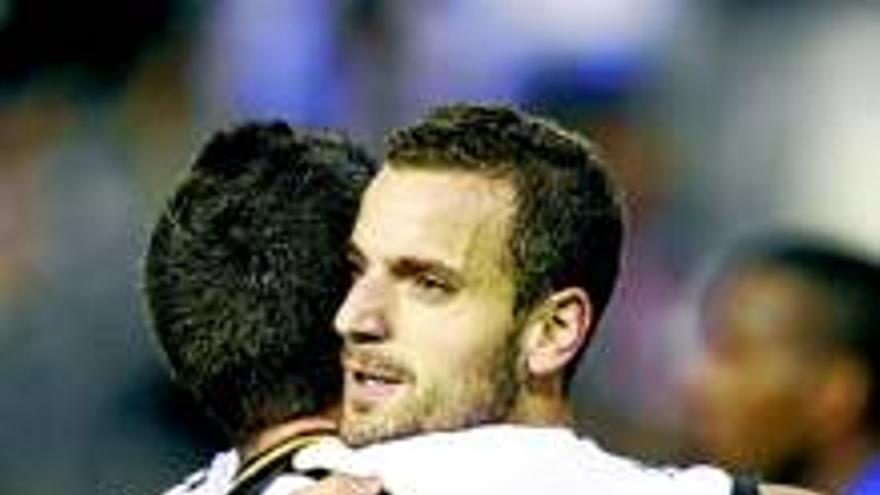 Soldado comanda una goleada histórica