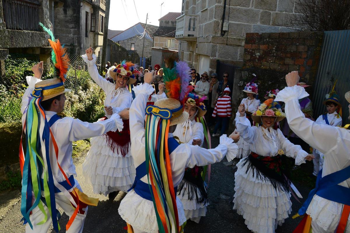 Baile de Madamas e Galáns de Meira en una anterior edición.