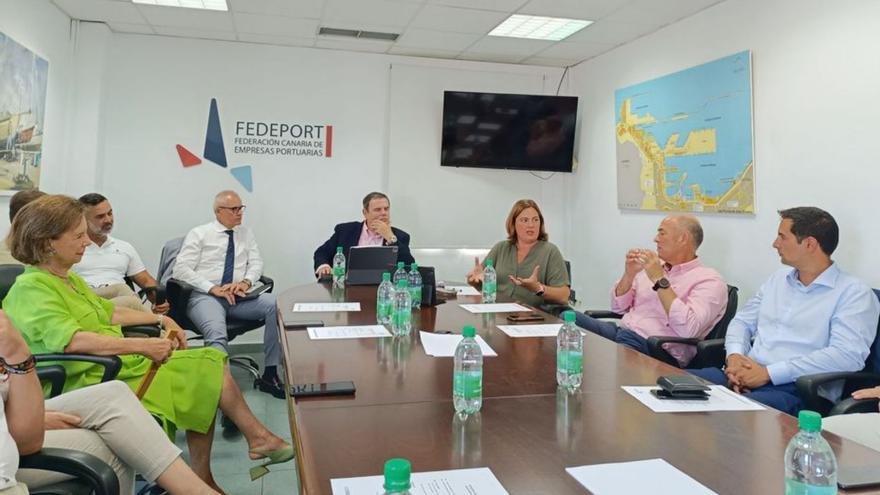 Calzada se compromete a luchar por la competitividad del Puerto de Las Palmas