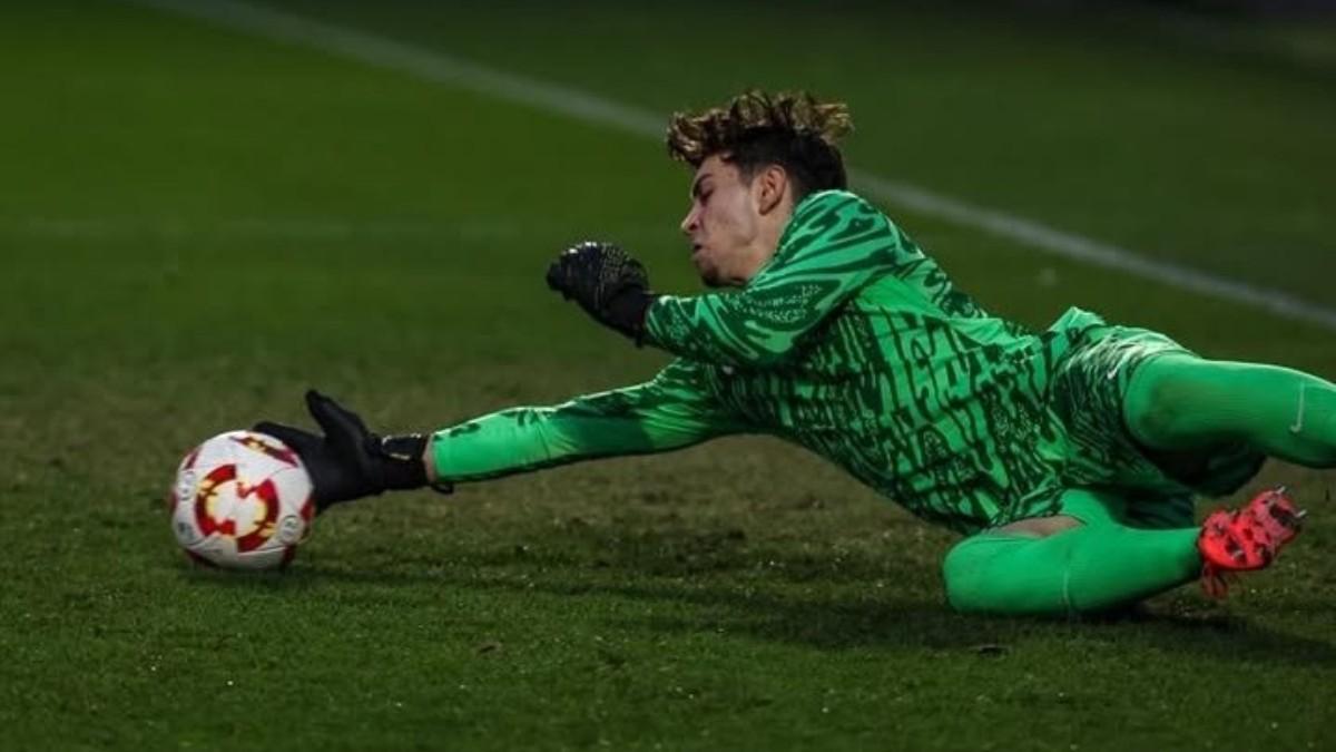 Pau Espí debutó con solo 15 años con el Juvenil A