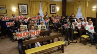 Los vecinos de Huertas Bajas llevan ante el pleno de Cabra su rechazo a la planta fotovoltaica de Viridi Re