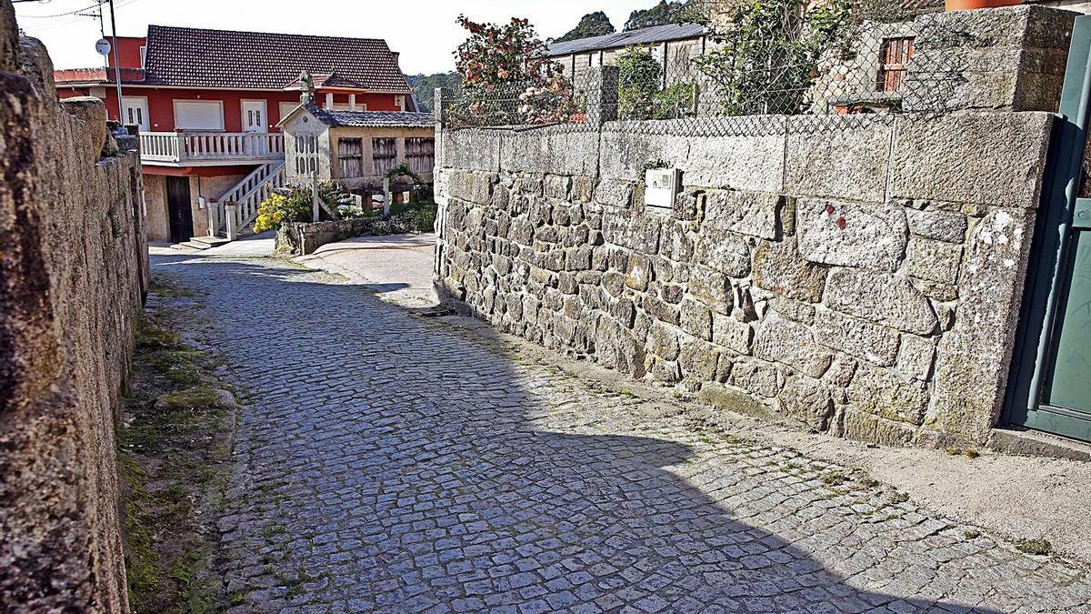 El histórico barrio de A Pedra, en Morgadáns. |   // MARTA G. BREA