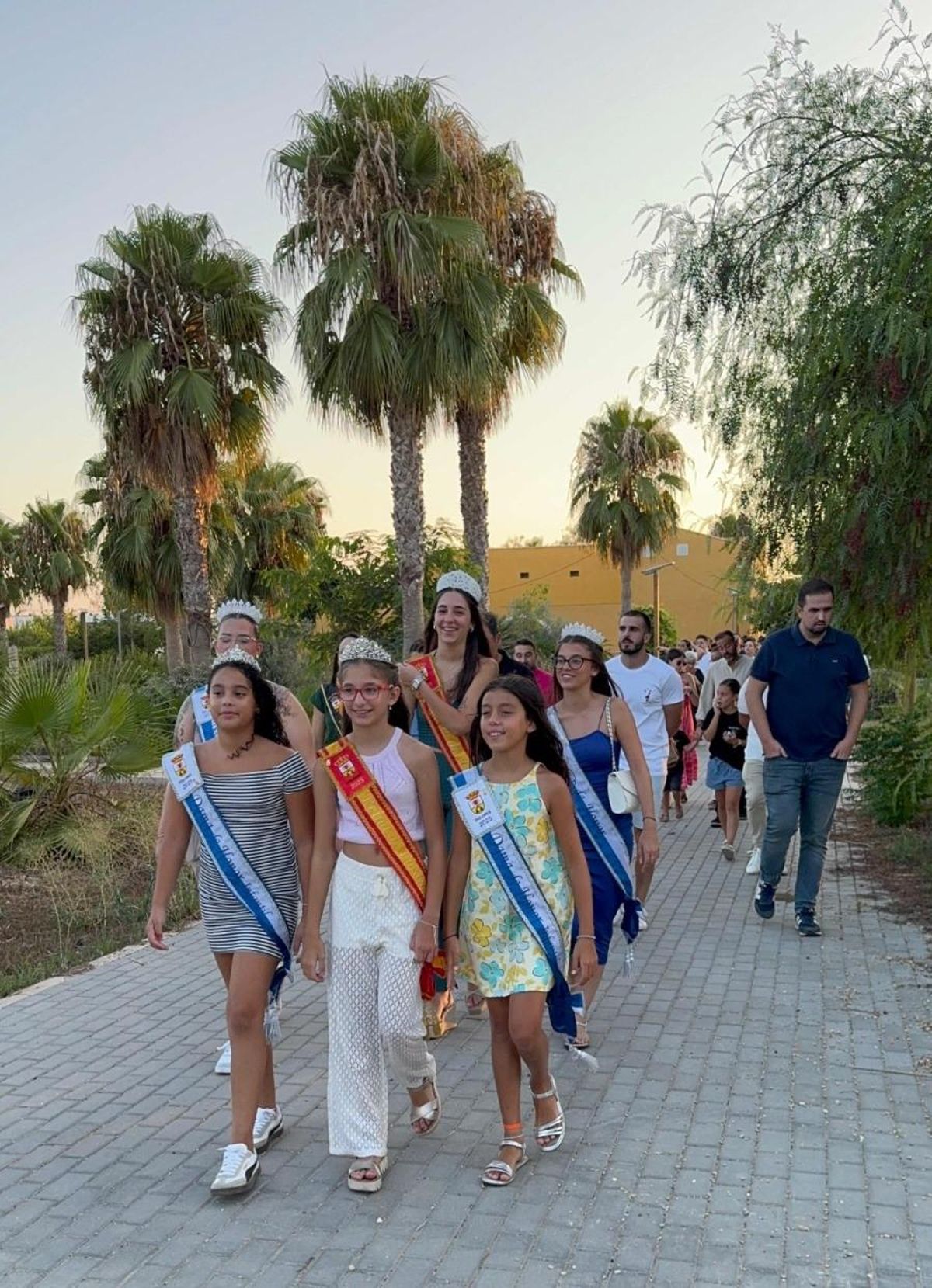 Reinas y damas de las fiestas