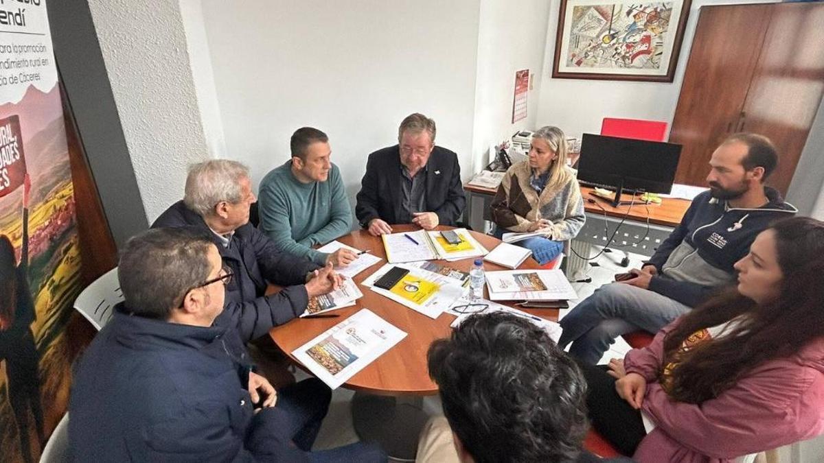 Imagen de la reunión en Valencia de Alcántara.