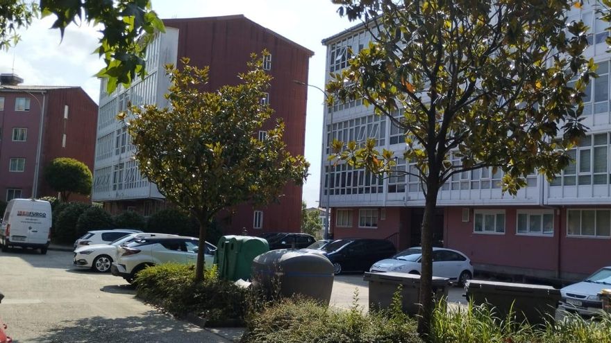 Veciños da rúa Blanco Amor denuncian continuos cortes de auga: «É un servizo básico»
