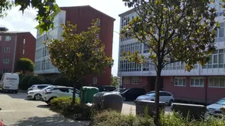 Veciños da rúa Blanco Amor denuncian continuos cortes de auga: «É un servizo básico»