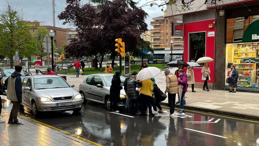 Herida leve una mujer de 82 años al sufrir un atropello en Gijón