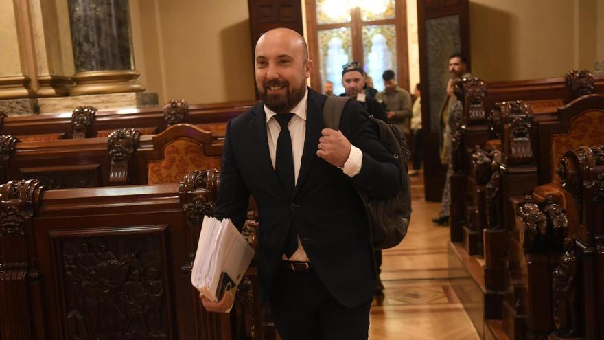 José Manuel Lage, a su entrada en el pleno del pasado jueves.