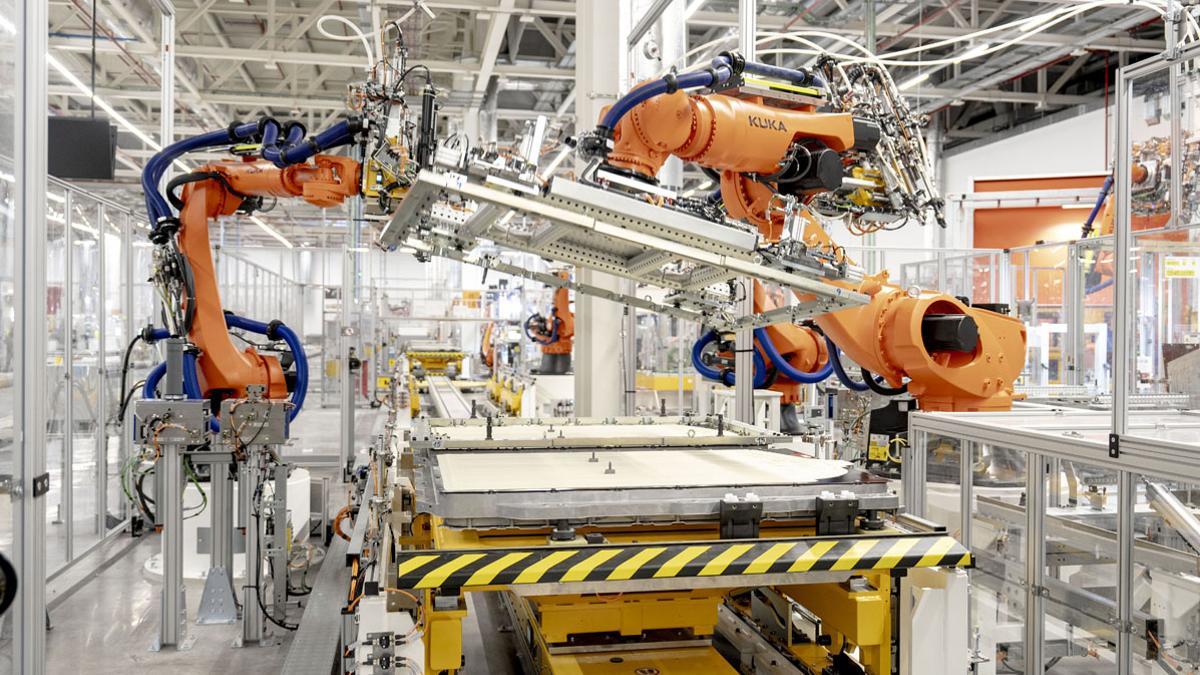 Seat asegura su futuro con la inauguración de la nueva planta de ensamblaje de baterías en Martorell