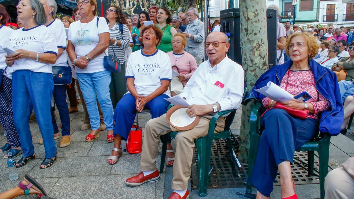 Salvador Cores, &quot;Manso&quot;, fundador del &quot;Vilaxoán Canta&quot;, no quiso perderse el evento.