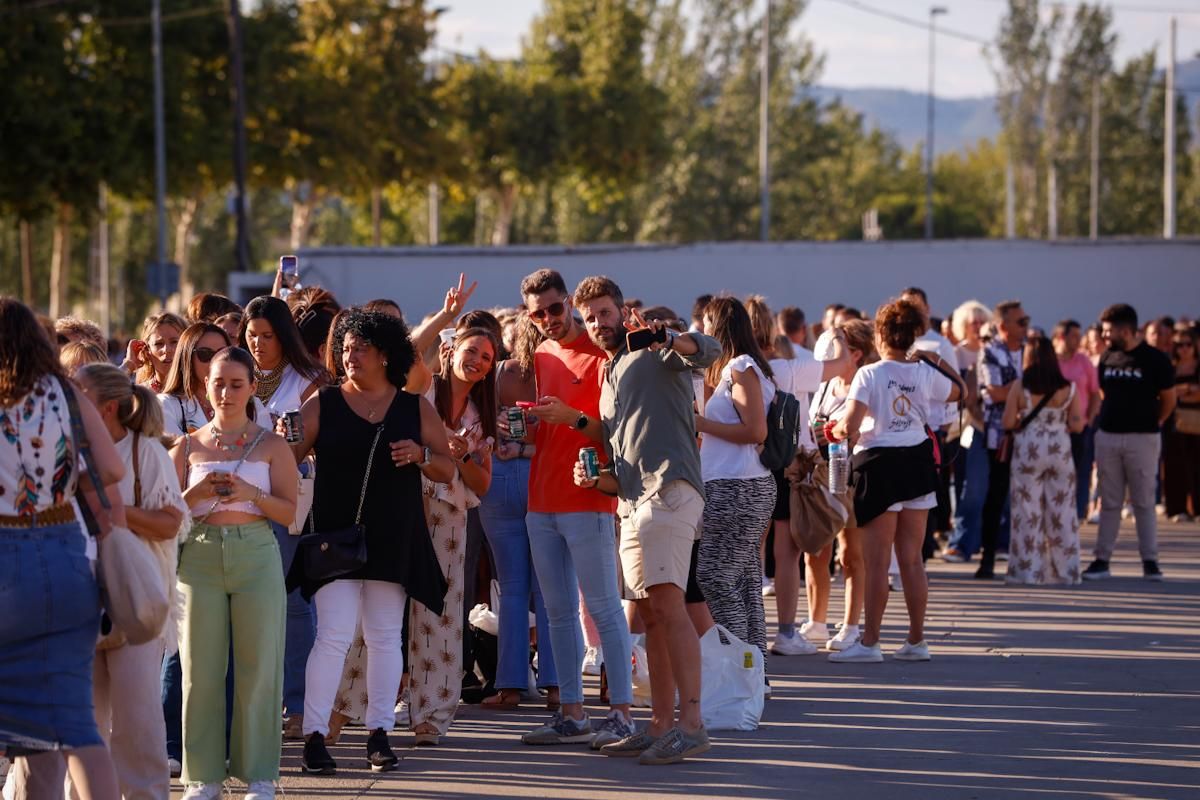 El concierto de Manuel Carrasco congrega a miles de fans en El Arenal